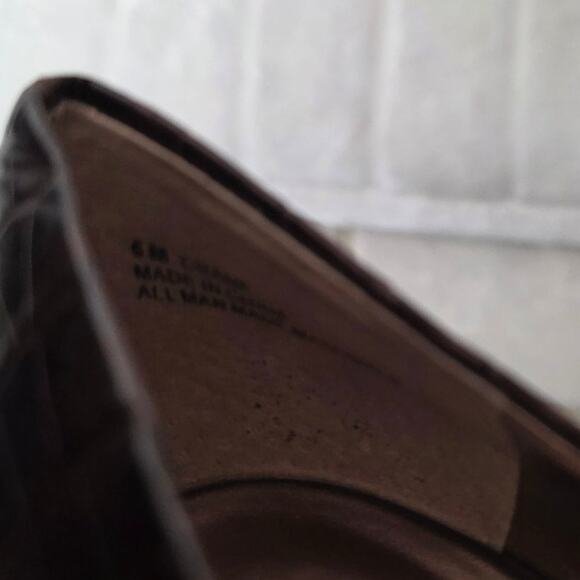 Carlos Santana Croc Skin Chocolate Brown Heels - 6M - Picture 7 of 8